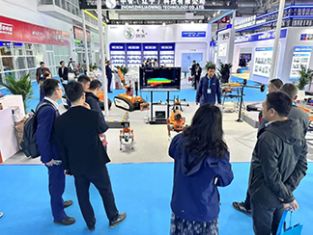 【消防機器狗系列亮相石油展】北京凌天滅火四足機器狗、偵察四足機器狗、運輸四足機器狗、消防系留滅火無人機等重點裝備亮相展會！